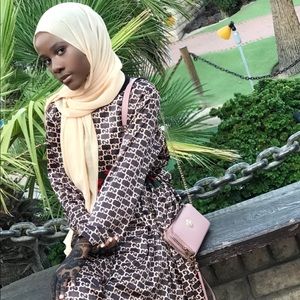 Meet your Posher, Madina